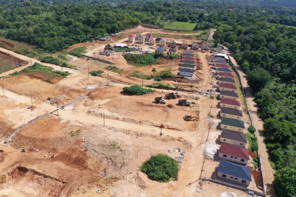 A Architectural Review of Lancewood Meadow, Ocho Rios: A Subtle Harmony Between Design and Landscape