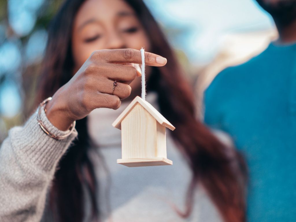 UK Mortgage Rates Are Falling — But Diaspora Buyers Should Stay Cautious